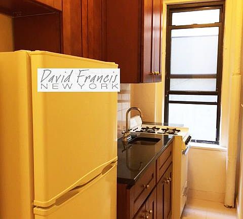 4th image of 201 E 35th St APT 3D