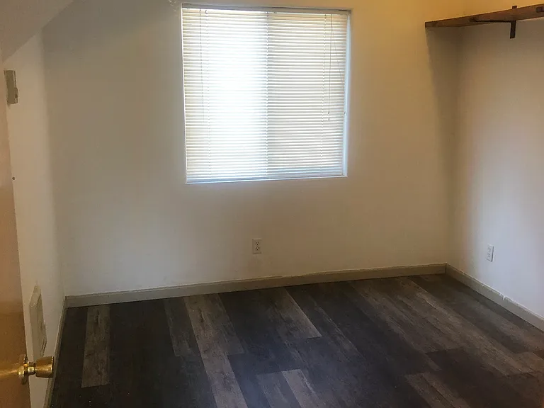 3928 Crest St — Photo 17