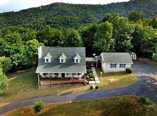 1097 White Oak Dr, Warne, NC 28909