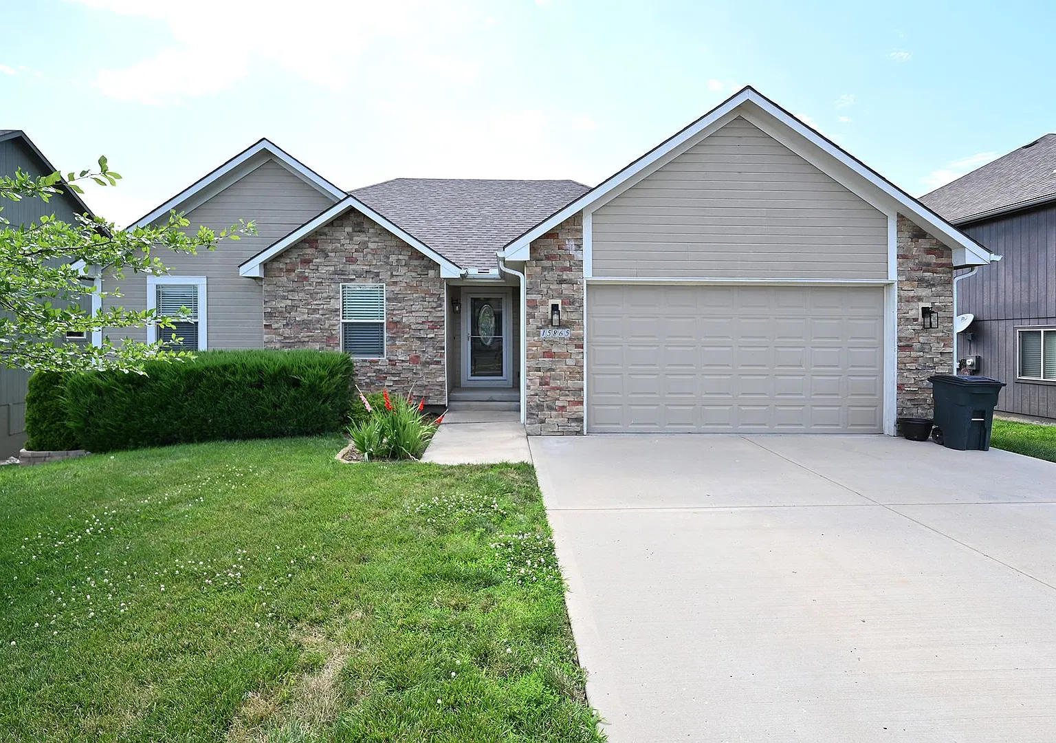 Don't miss out on the opportunity to live in this three-bedroom, two bath, open floor plan Ranch ... — Photo 1