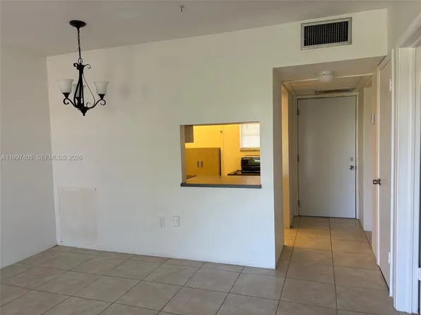 20200 NE 27th Ct APT 28, Aventura, FL 33180