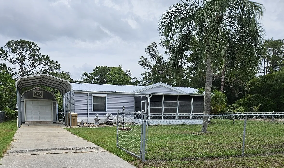 3 bed, 1296 sqft, $2,000 — Photo 2