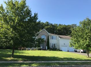 66 Georgetown Dr, Eatontown, NJ 07724