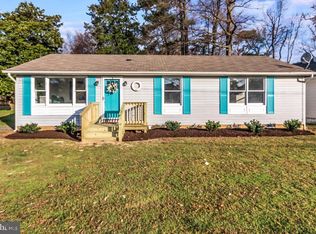 211 7th St, Colonial Beach, VA 22443