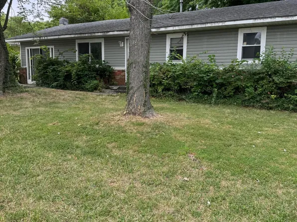 2509 E Pine Grove Place, Springfield, MO 65804