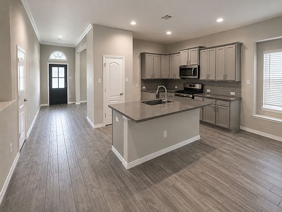 3rd image of 14143 Medina Dr