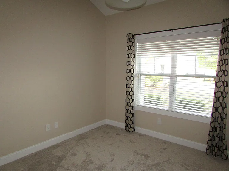 1519 Round Ridge Rd SE — Photo 16