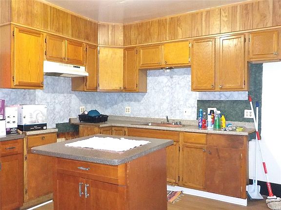 5th image of 28 Finch St