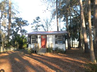 1009 W 1st St, Midway, GA 31320