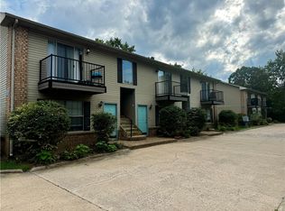 1621 N Leverett Ave, Fayetteville, AR 72703