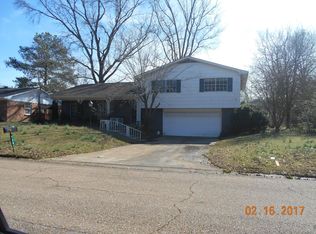 418 Forrest Ct, Columbus, MS 39702