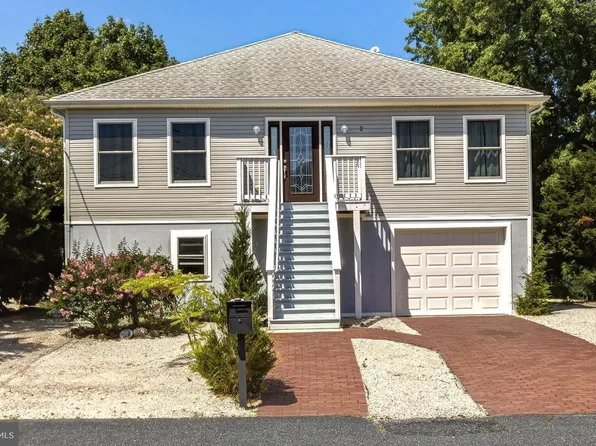 2 Spar Ct, Little Egg Harbor, NJ 08087