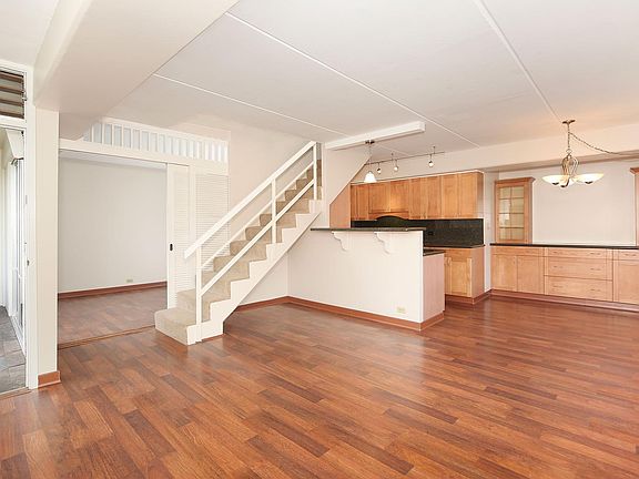 Living room/Dining area