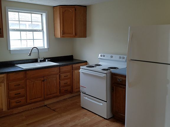 4th image of 1707 Worth St
