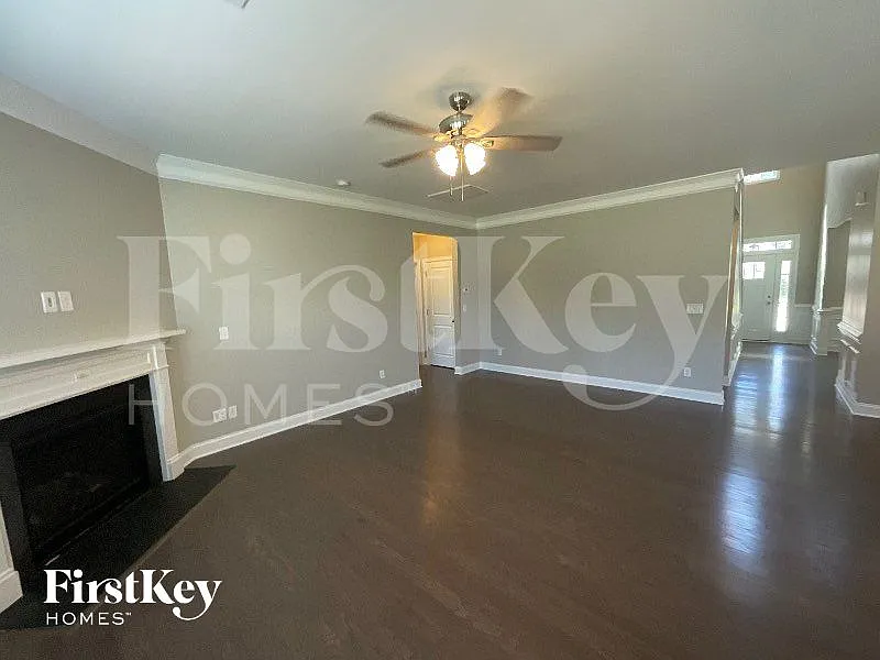4 bed, 3.0 bath, 2723 sqft, $2,775 — Photo 3