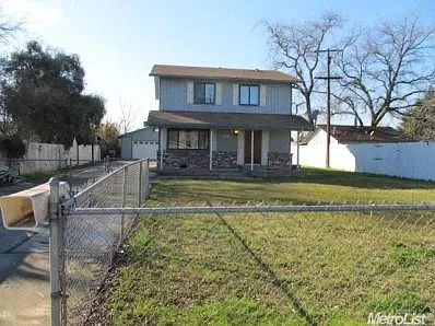 325 N Shasta Ave photo 1