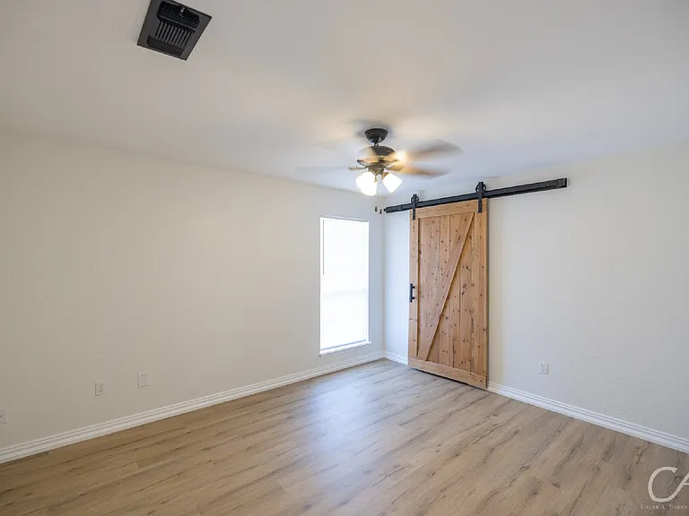 3610 Purdue Ln — Photo 8