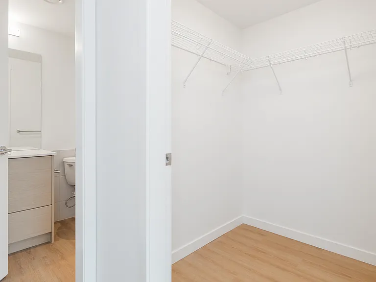 3655 Victoria Dr — Photo 92