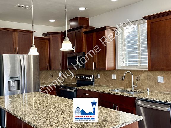 5th image of 9967 Dotson St SE