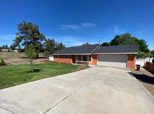 2883 SW Volcano Cir, Redmond, OR 97756