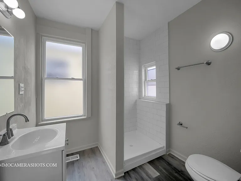 1827 Grey Ave #2 — Photo 9