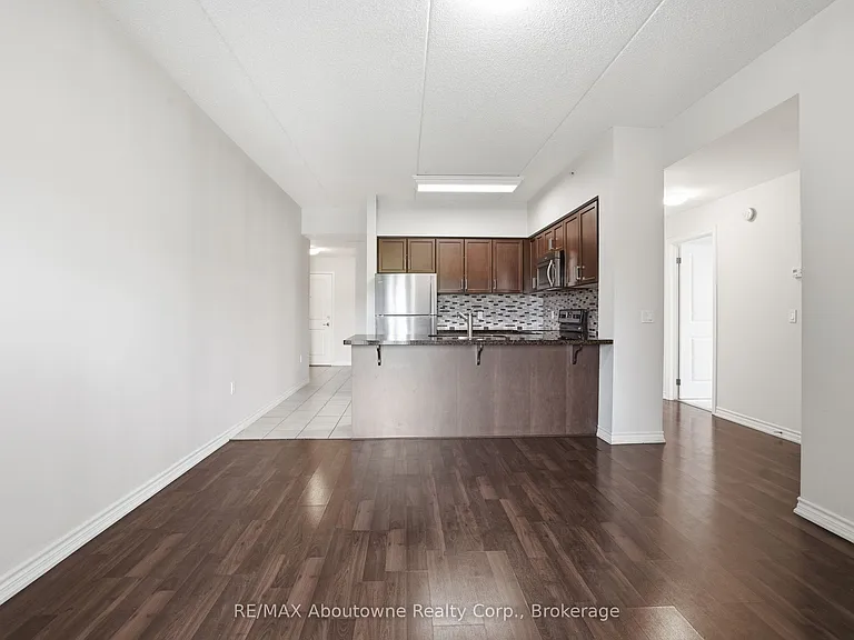 1083 Gordon St #310 — Photo 5