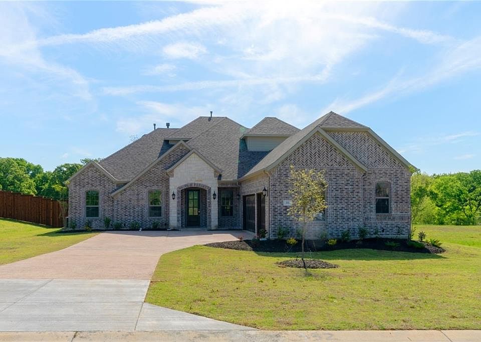 1st image of 332 Clydesdale Ln