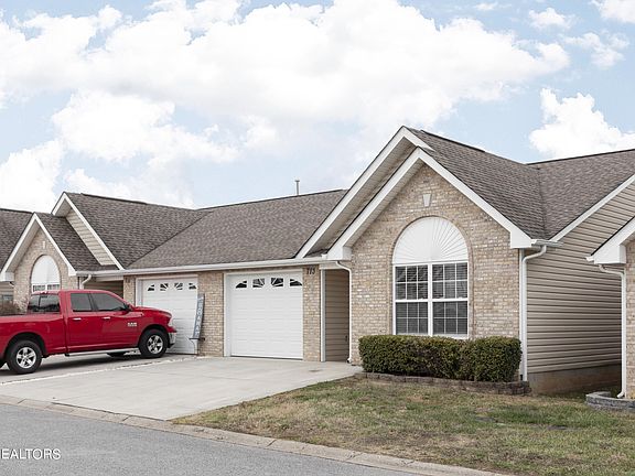 4th image of 713 Greensboro Way