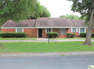 1715 Driftwood Dr, Seguin, TX 78155