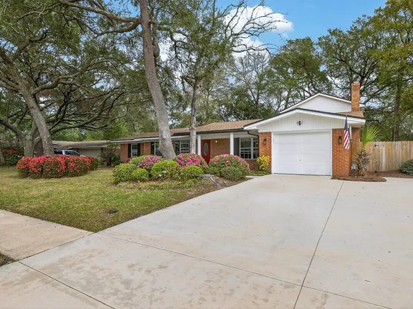 606 Merioneth Dr, Fort Walton Beach, FL 32547