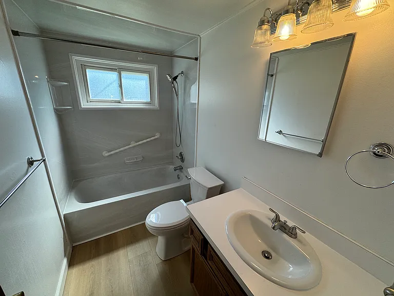 1202 E Maxlow Ave — Photo 15