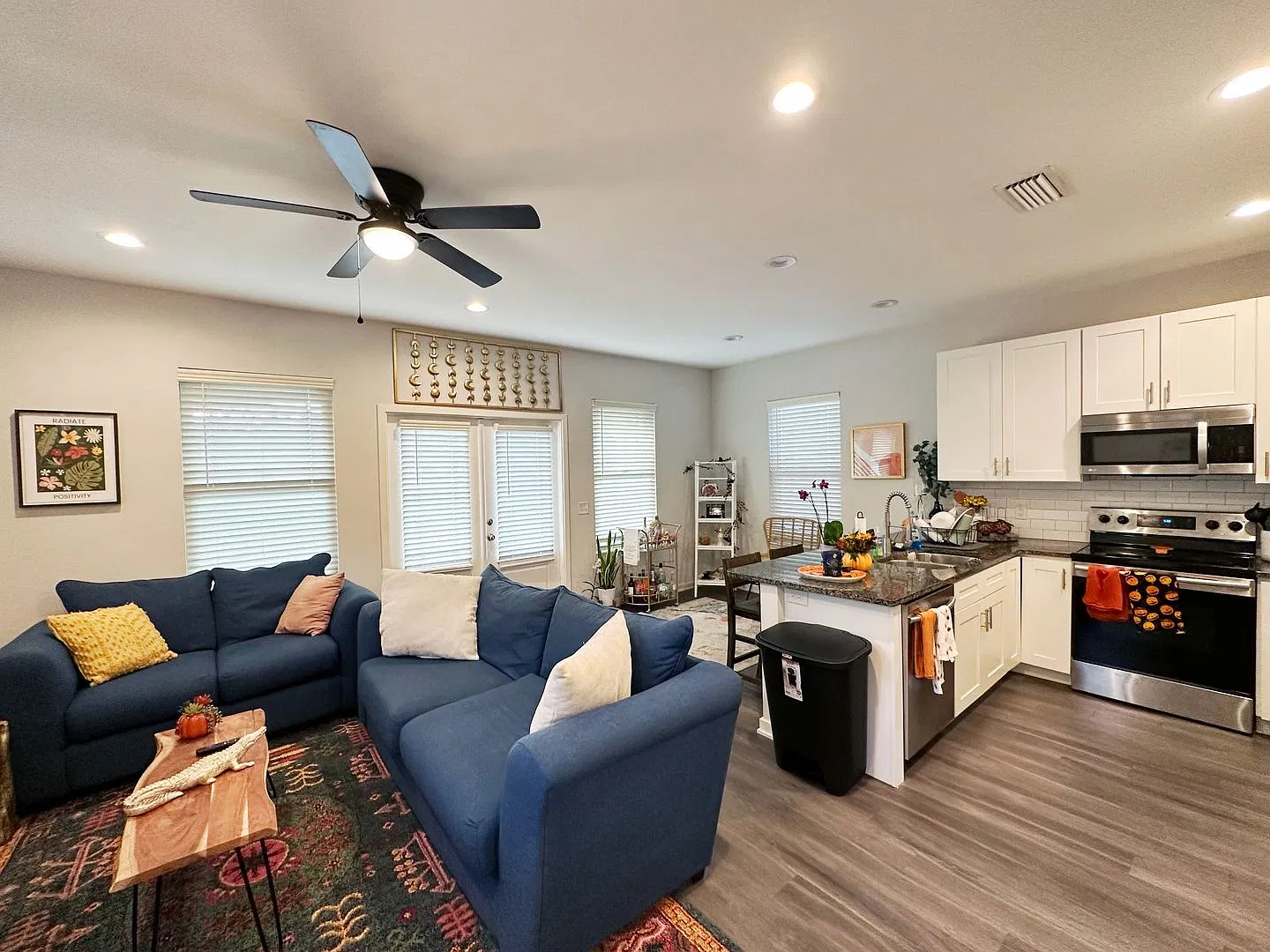 Porter's Lakeside - Luxury 5 Bedroom, 5 Bathroom House — Photo 3