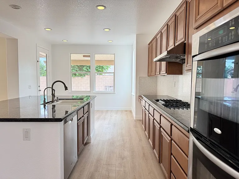 6855 Edinburgh Rd — Photo 10