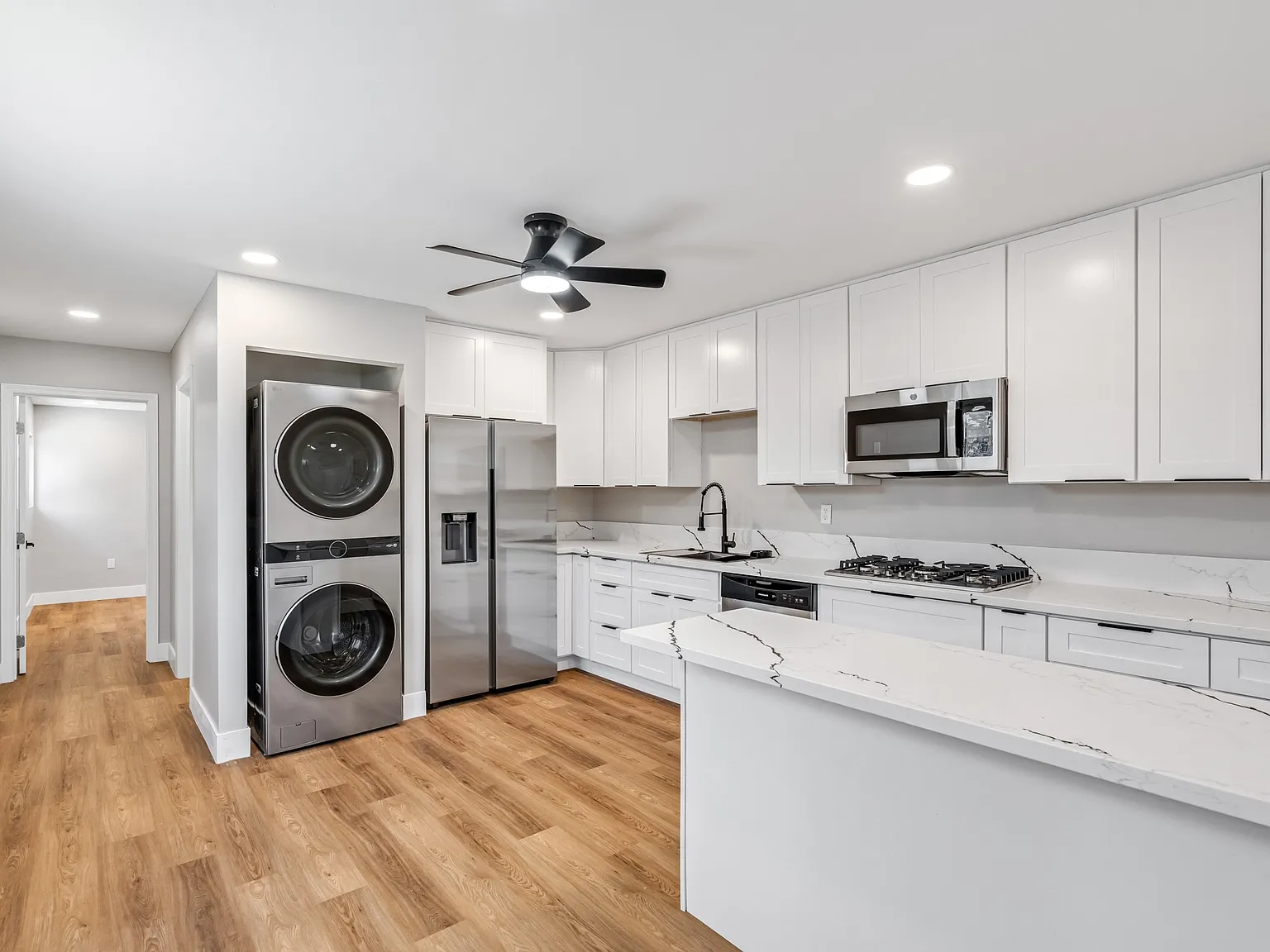2 bed, 800 sqft, $2,950 — Photo 3