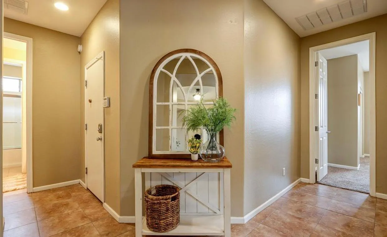 2381 E San Gabriel Trl — Photo 2