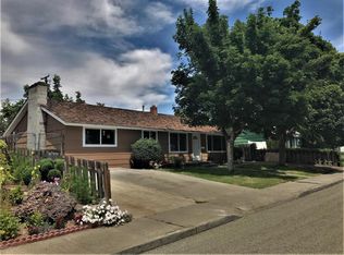 216 W Madison Ave, Sunnyside, WA