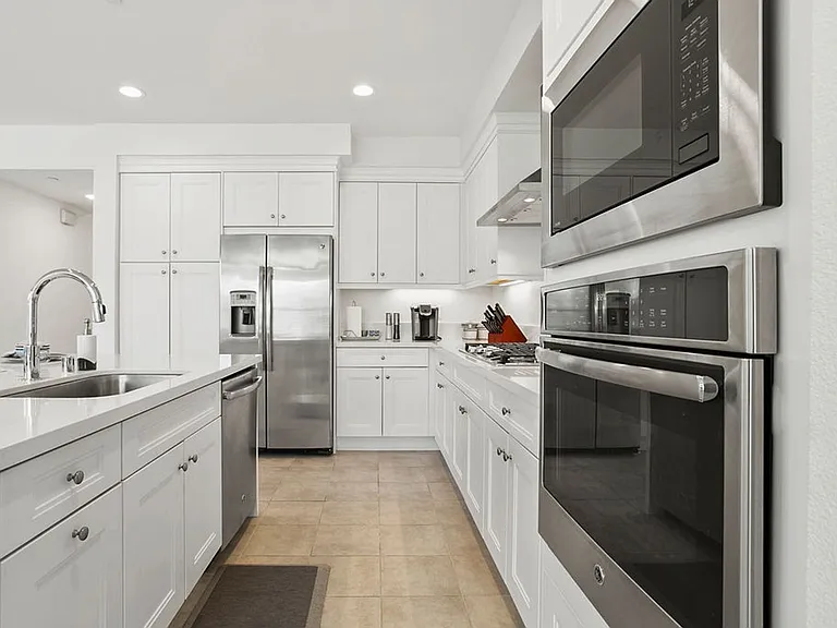 321 Doheny Way — Photo 9