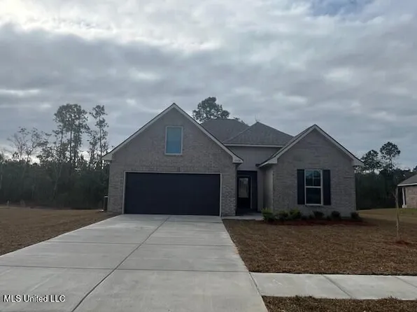 15136 High Point Dr, Gulfport, MS 39503