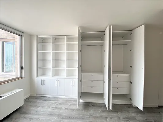 Rented by Douglas Elliman | media 23