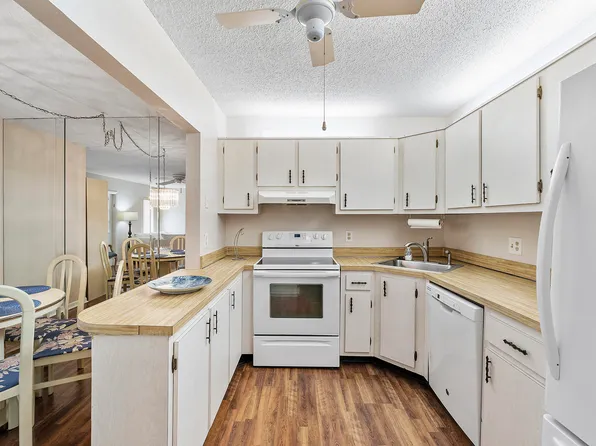 104 Lake Pine Circle #D-1, Greenacres, FL 33463