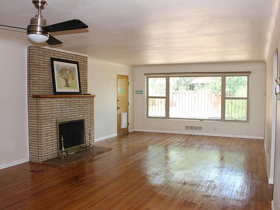 3rd image of 916 Manzano St NE