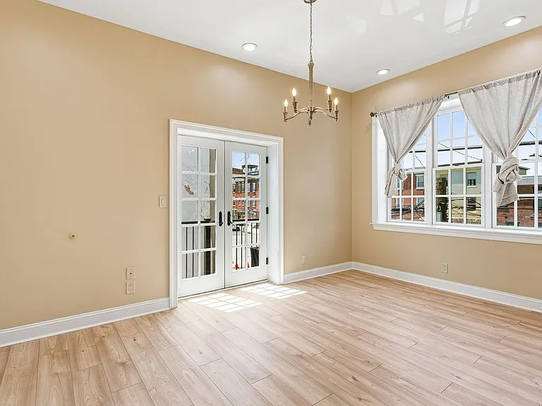 2355 E York St — Photo 18