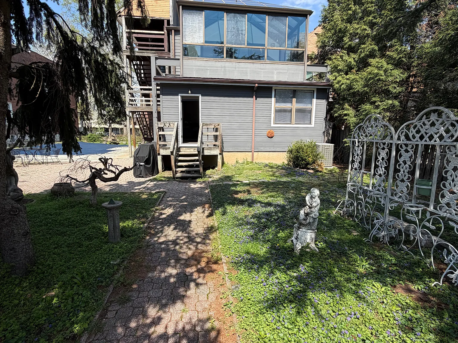 1 bed, 900 sqft, $1,600 — Photo 1