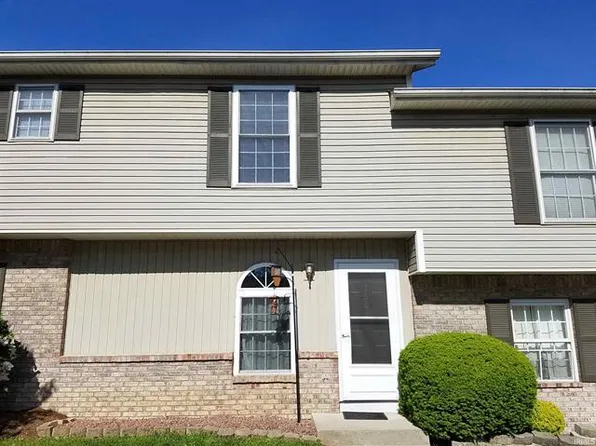 738 E Sherwood Hills Dr, Bloomington, IN 47401