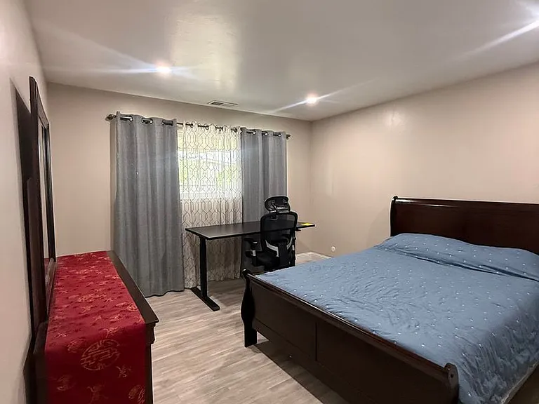 604 Ester Way #B — Photo 8