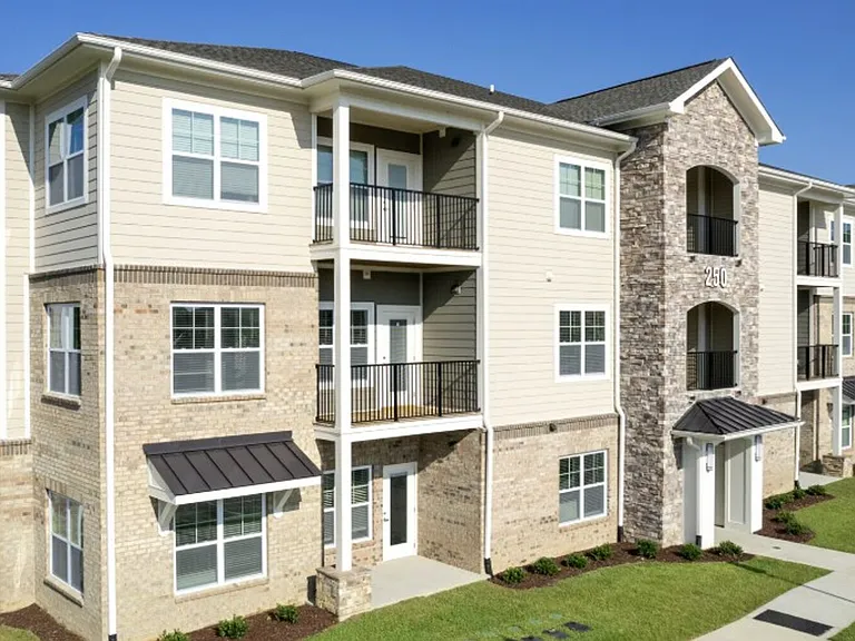 130 Grove Cir #201 — Photo 23