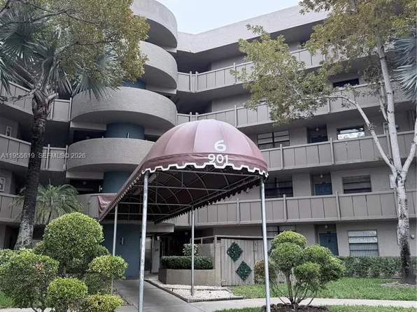901 Colony Point Cir APT 505, Pembroke Pines, FL 33026