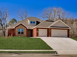 1057 Torrey Pines Ln, Cave Springs, AR 72718