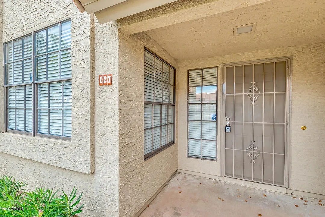 2 bed, 2.5 bath, 1304 sqft, $1,950 — Photo 3
