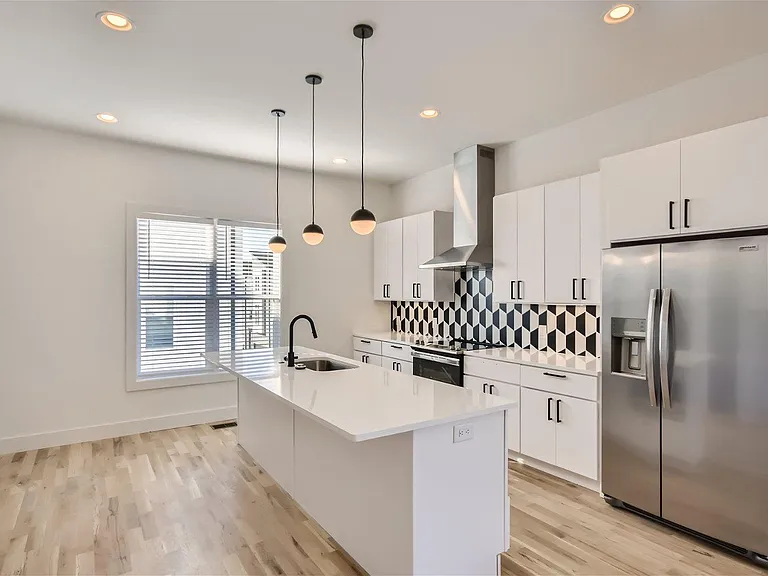 401 Serenity Ln — Photo 12